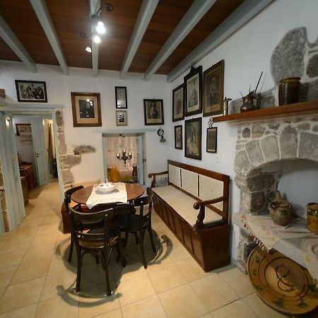 Old Traditional House Mandraki  Экстерьер фото
